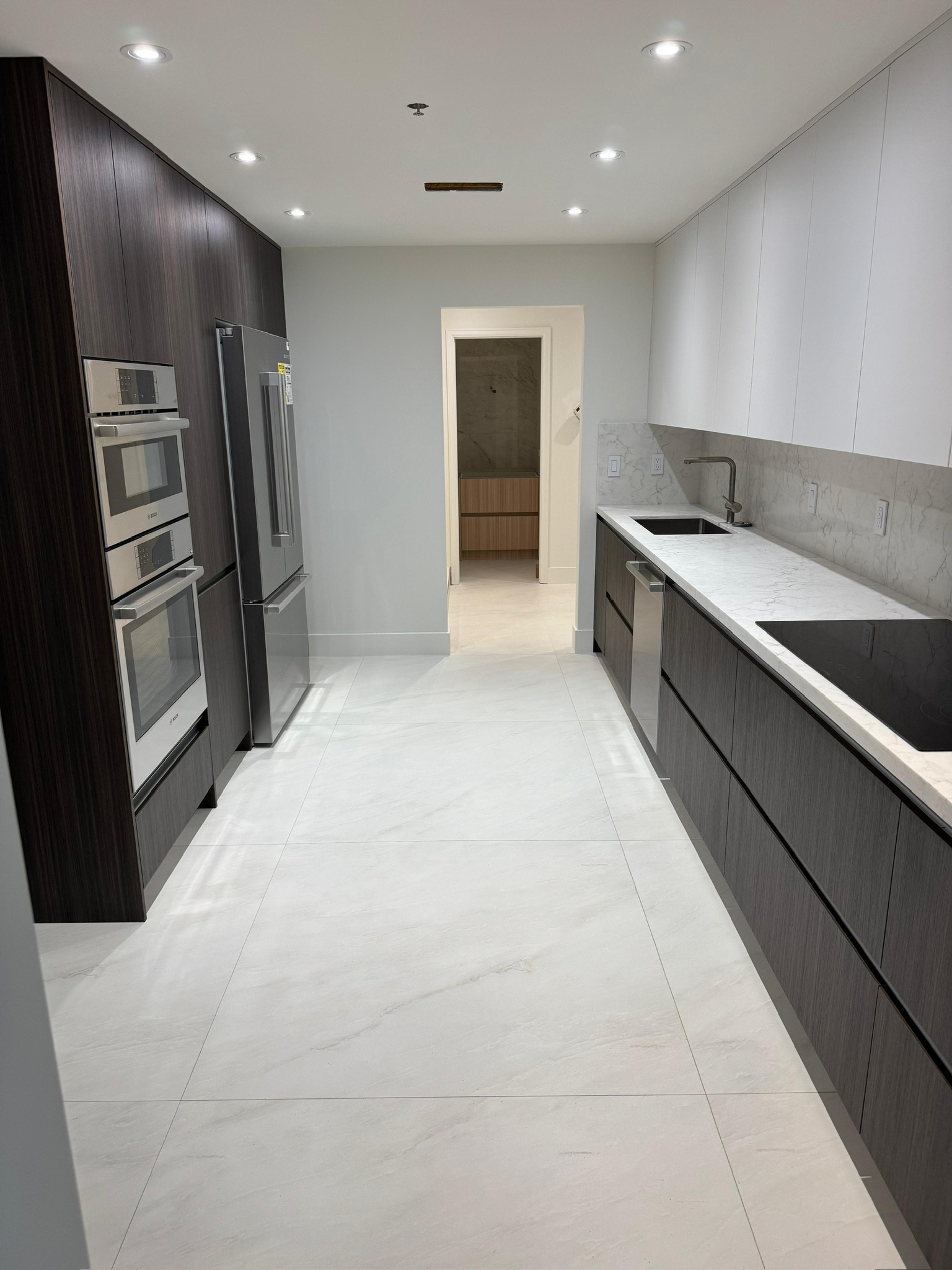Kitchen porcelain tile