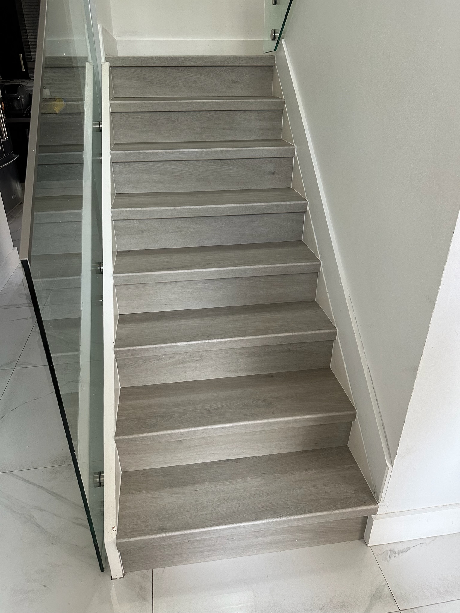 Stair LVP grey
